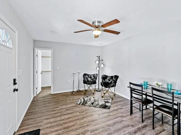 12918 Peggys Ln #C — Photo 4