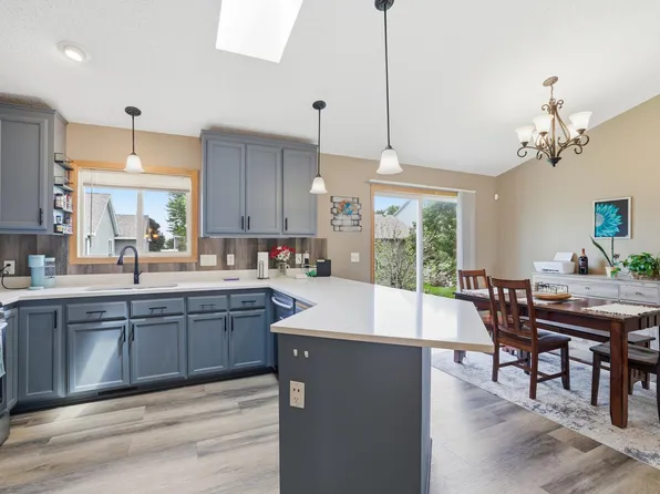 961 Ivy Hills Rd, Belle Plaine, MN 56011