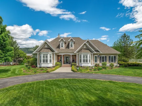 161 Tam Tam Dr, Sagle, ID 83860