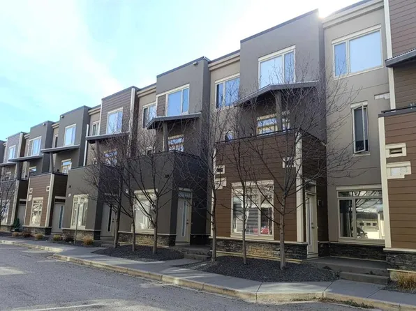 7 W Westpark Cmn SW #220, Calgary, AB T3H 0Y4