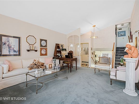 5th image of 5145 Carol St