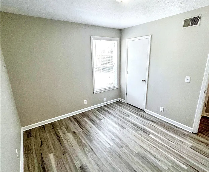 483 Ellenwood Dr — Photo 12