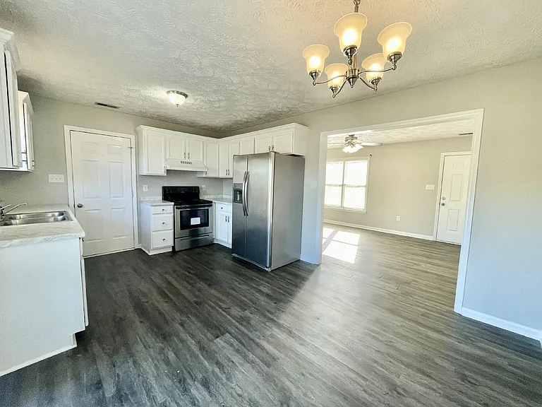 184 Brandywood Ct — Photo 6