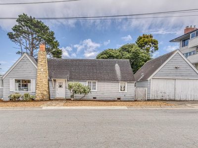 195 Cedar St, Pacific Grove, CA, 93950