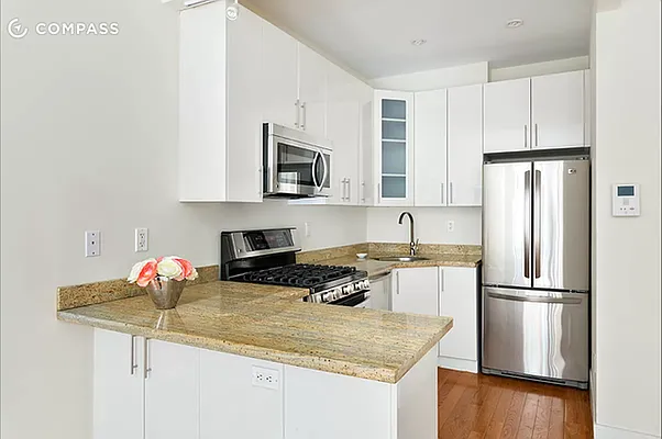 Rented by Compass | media 14