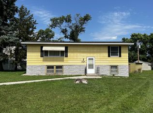 705 S 14th St, Aberdeen, SD 57401
