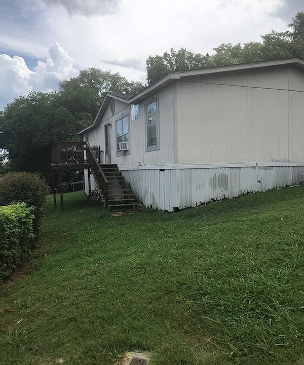 2nd image of 217 McLean St