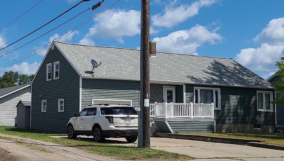 904 42nd Ave, Menominee, MI 49858 Zillow