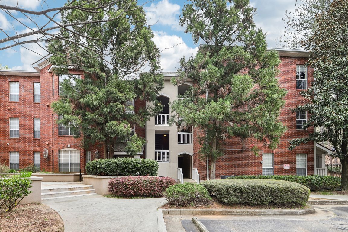 Roswell Rd 217-S2603-001.jpg