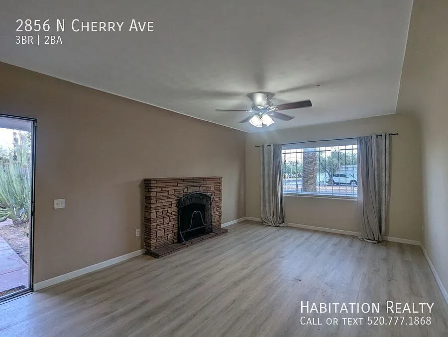 Pleasant 3bed/2bath home with desert landscaping and a front + back yard at Hedrick Acres! — Photo 4