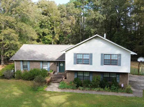 4 Carol Cv, Sylacauga, AL 35150