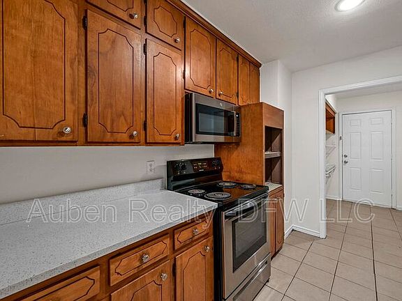 4th image of 939 Lindy Ct