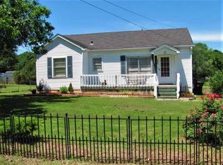 202 Indian Ck Dr, New Johnsonville, TN 37134