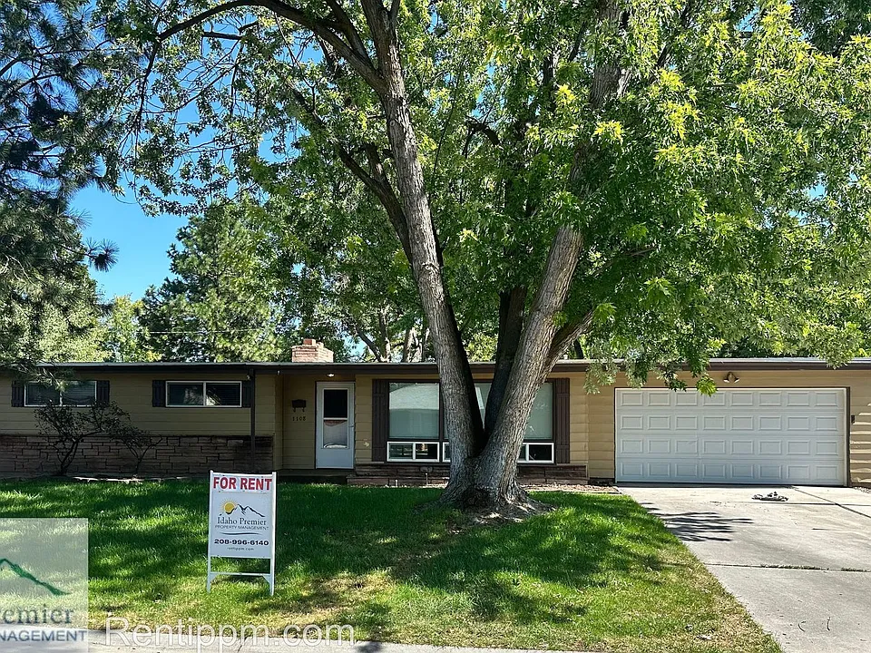1108 S Oaklawn Dr