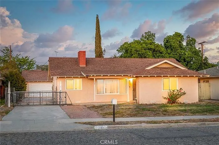 530 S Harvard St — Photo 1