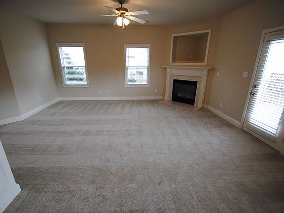 5th image of 799 Lynnfield Dr