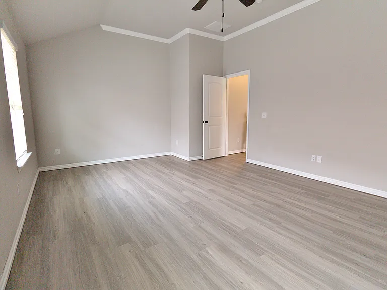 525 Talon Dr — Photo 22