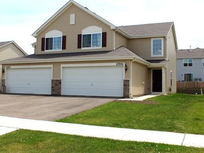 2541 Carlisle Ln, Hampshire, IL, 60140