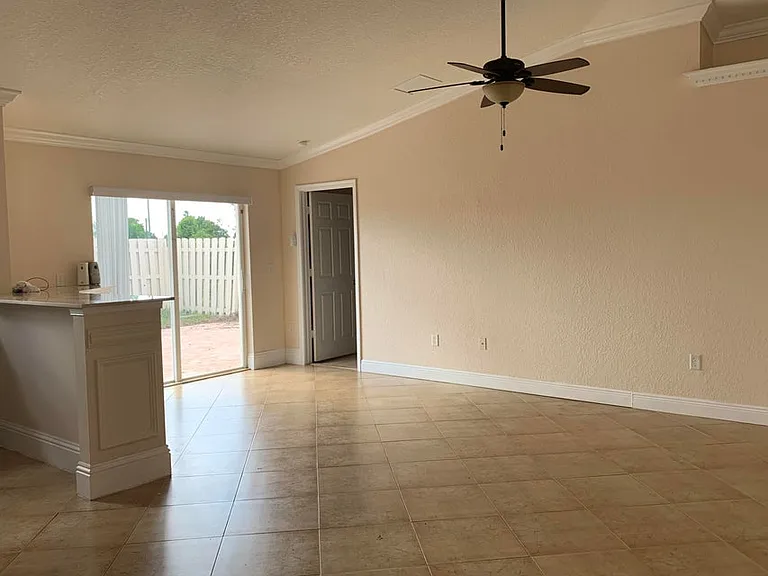 5900 Azalea Cir — Photo 23