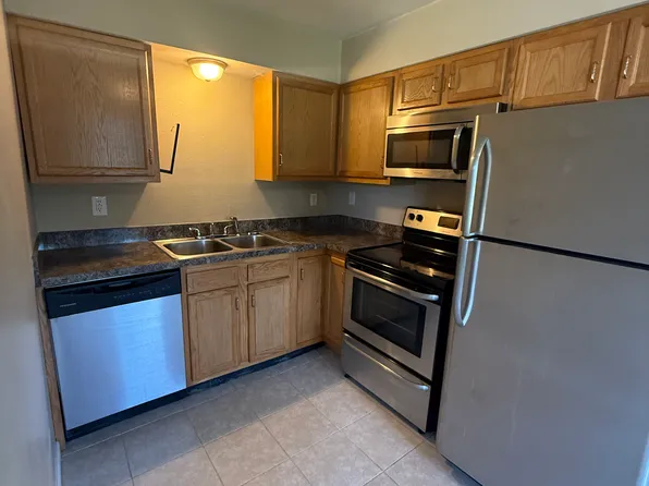 140 Main Ave APT 12, Nitro, WV 25143