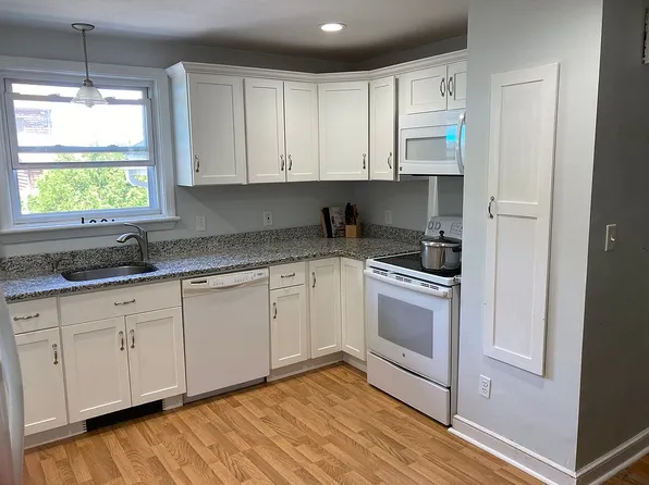 566 Kathleen Ave, Somerset, MA 02725