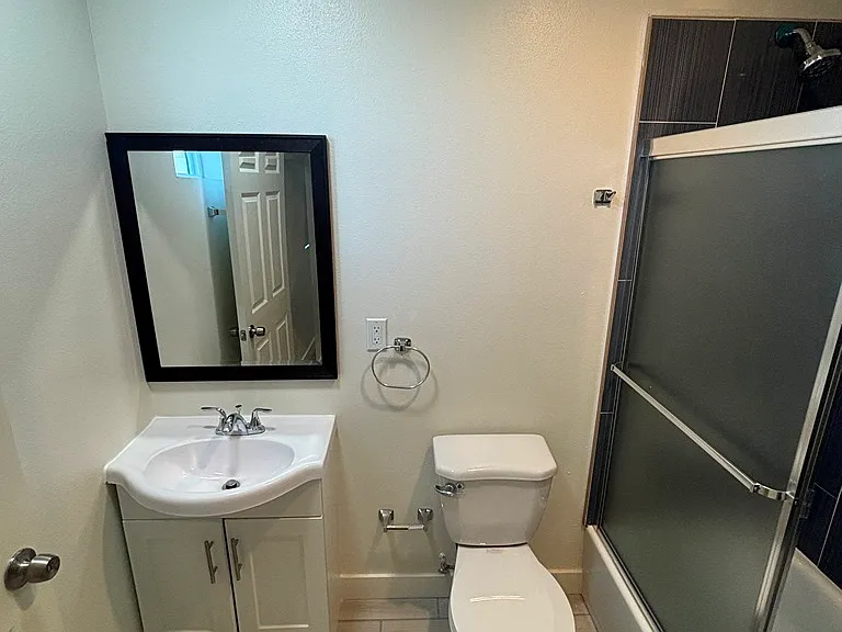 313 E 59th Pl — Photo 14