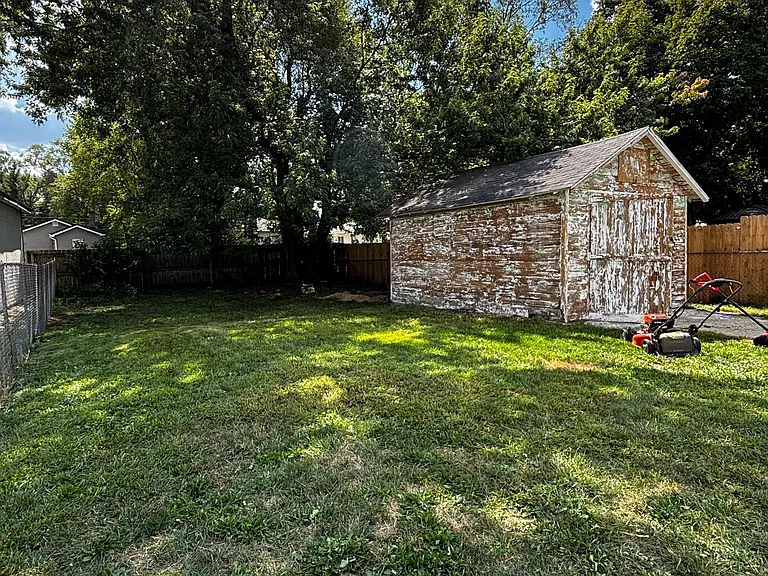 242 Abbie St SE — Photo 15