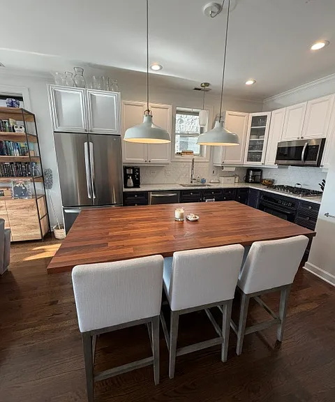 910 N Wolcott Ave #2 — Photo 4