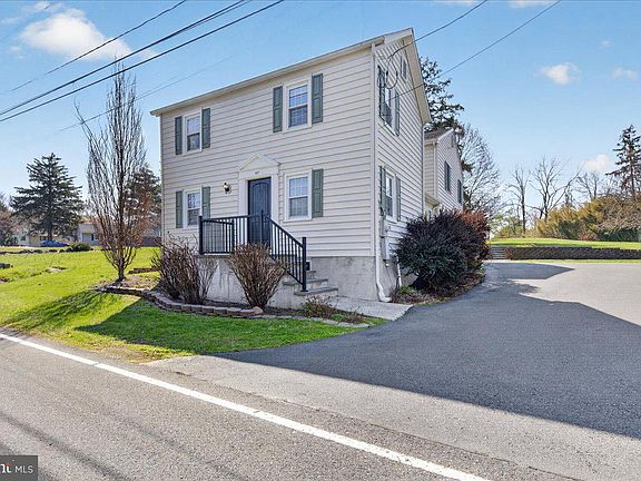 2nd image of 487 Federal City Rd