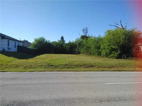 2700 Embers Pkwy W, Cape Coral, FL 33993