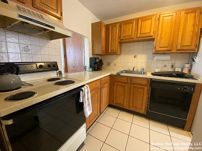 12 Westland Ave #4 — Photo 4