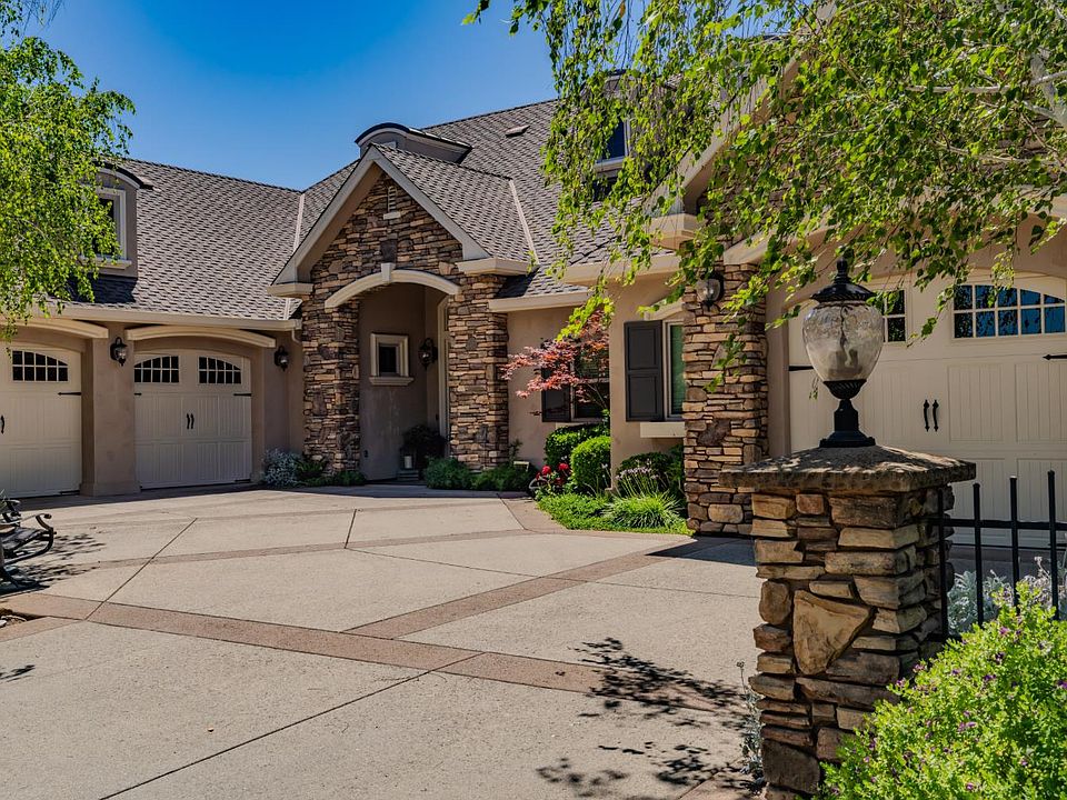 1st image of 2086 Oak Creek Dr #1