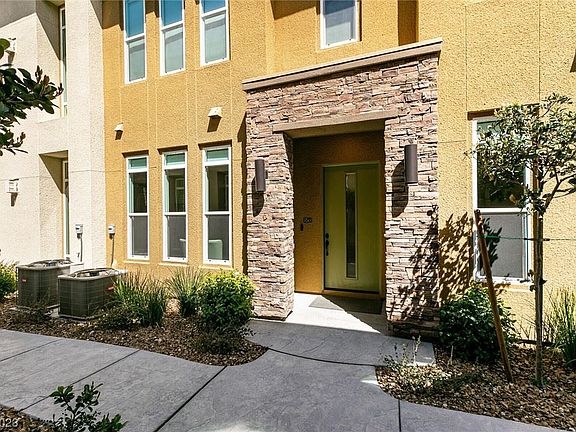 3rd image of 11280 Granite Ridge Dr Unit 1067
