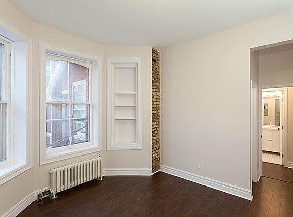 master bed looking to bathroom and walk-in closet