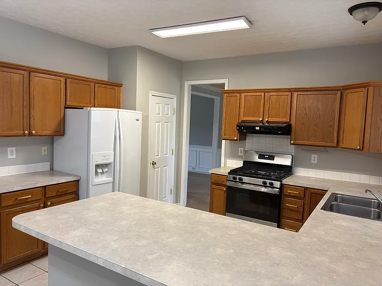 9406 Harlow Ct — Photo 11