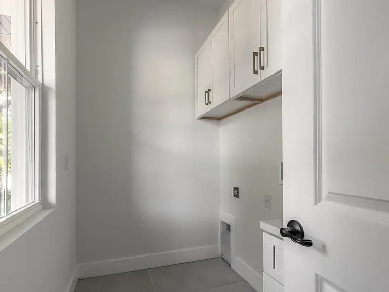 618 N Duss St #1 — Photo 12