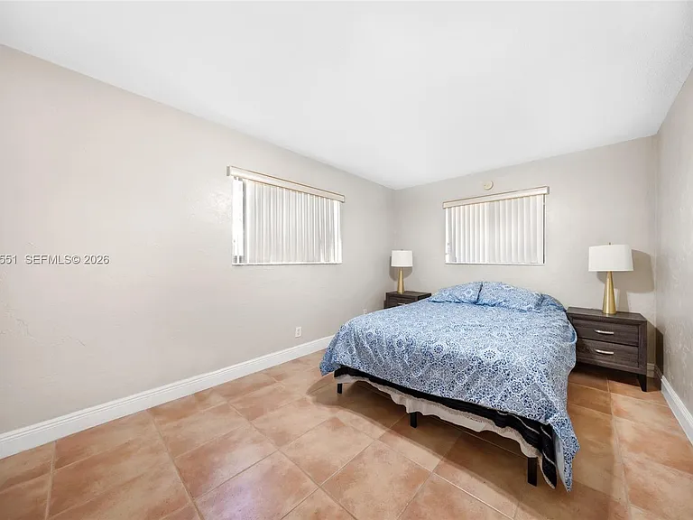 2752 NE 3rd St — Photo 22