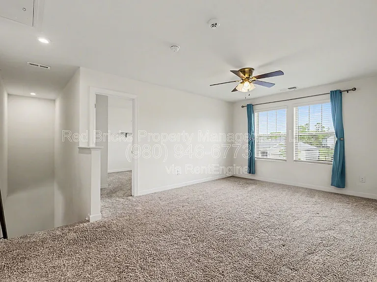 11144 Comiskey Ln — Photo 15