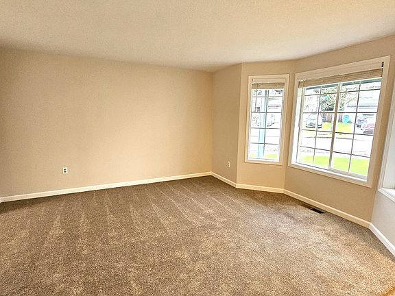 5th image of 10032 NE 19th St