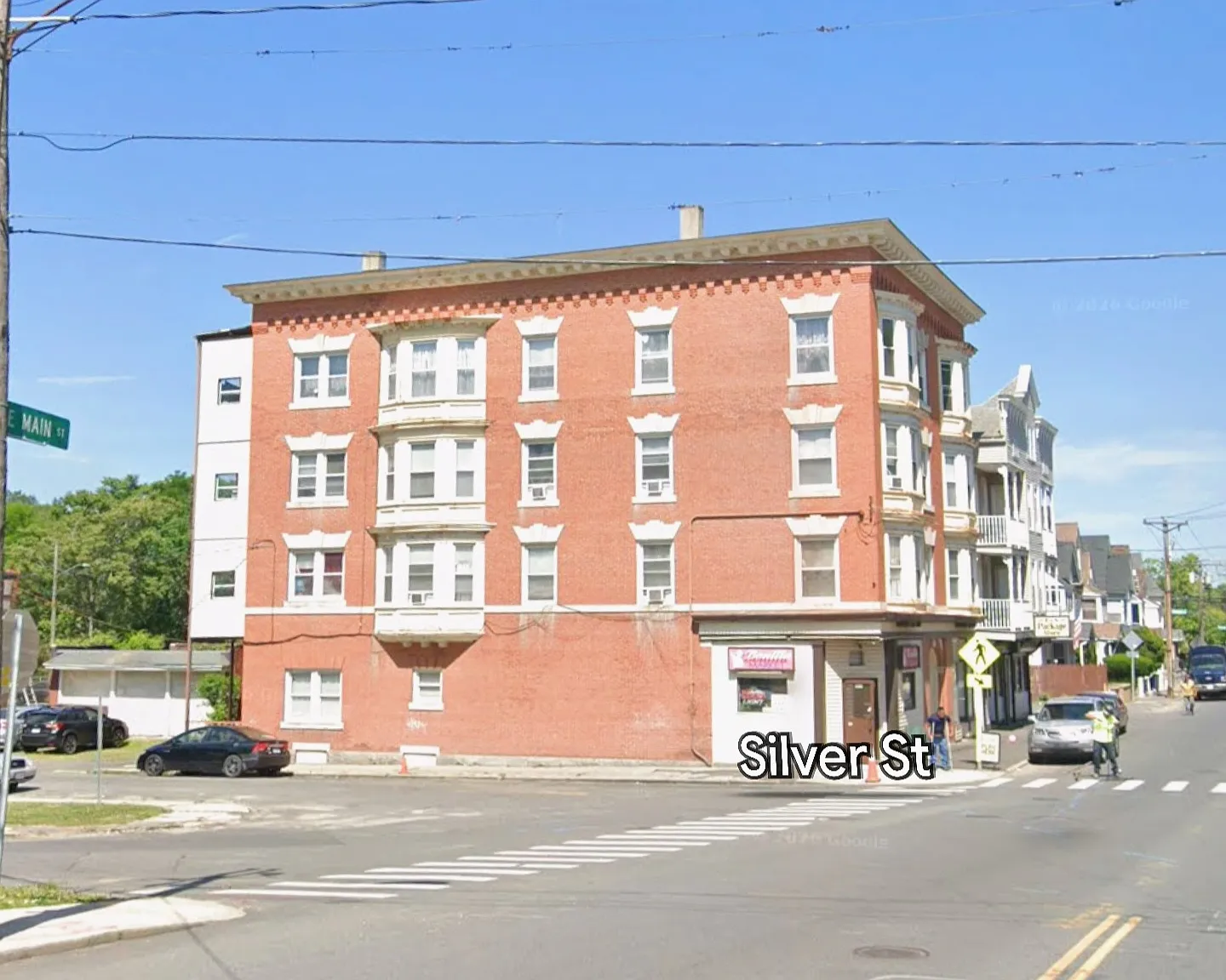 1318 N Main St — Photo 1