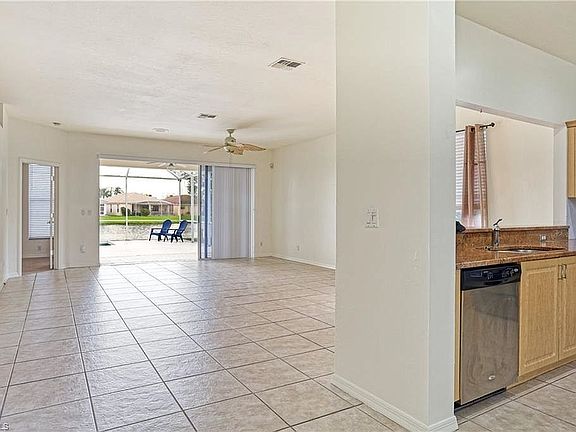 4th image of 13020 Lakehurst Ct