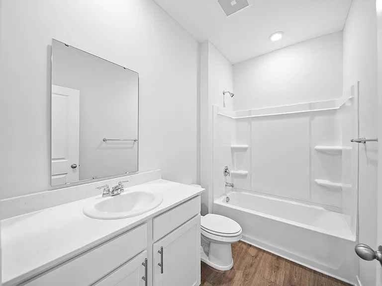 511 Darliene Dr — Photo 3