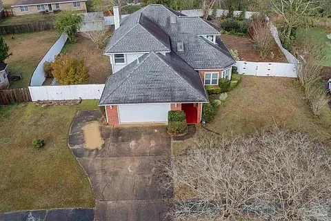 5 bed, 2877 sqft, $2,800 — Photo 1