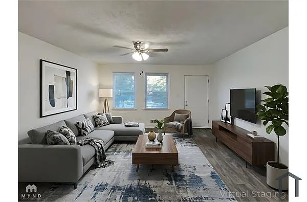 Building Photo - 605 Cedar Ave NW #B