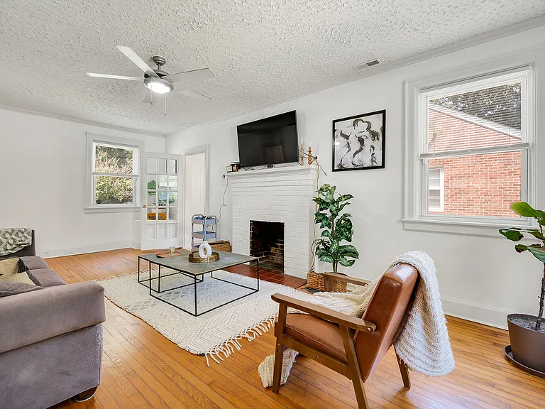 122 Hanover Ave — Photo 4