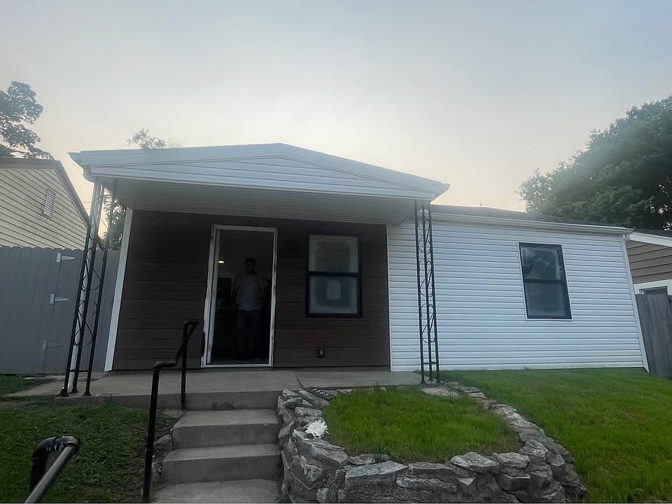 1st image of 1565 Sanford Ave