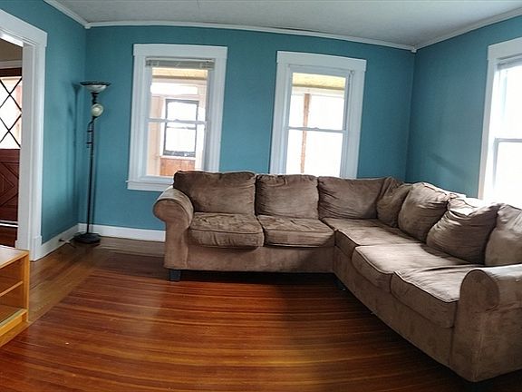 4th image of 47 Davenport St