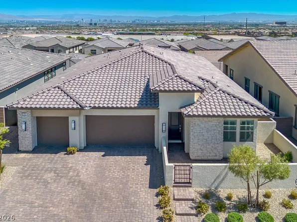 180 Medianoche St, Las Vegas, NV 89138