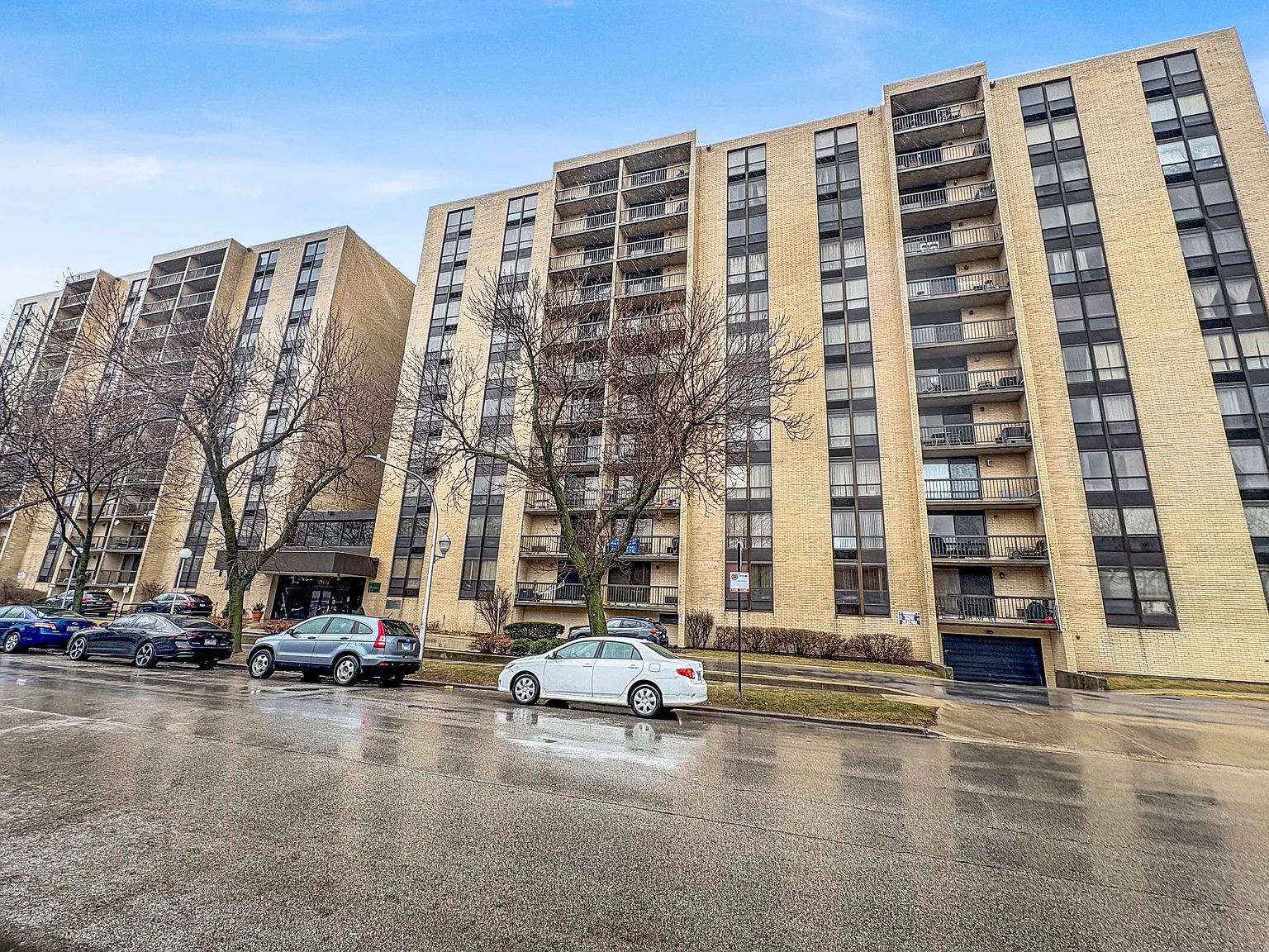 2 bed, 1370 sqft, $2,600 — Photo 1