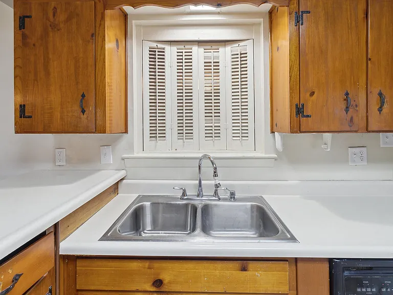 203 Tanglewood Rd — Photo 18
